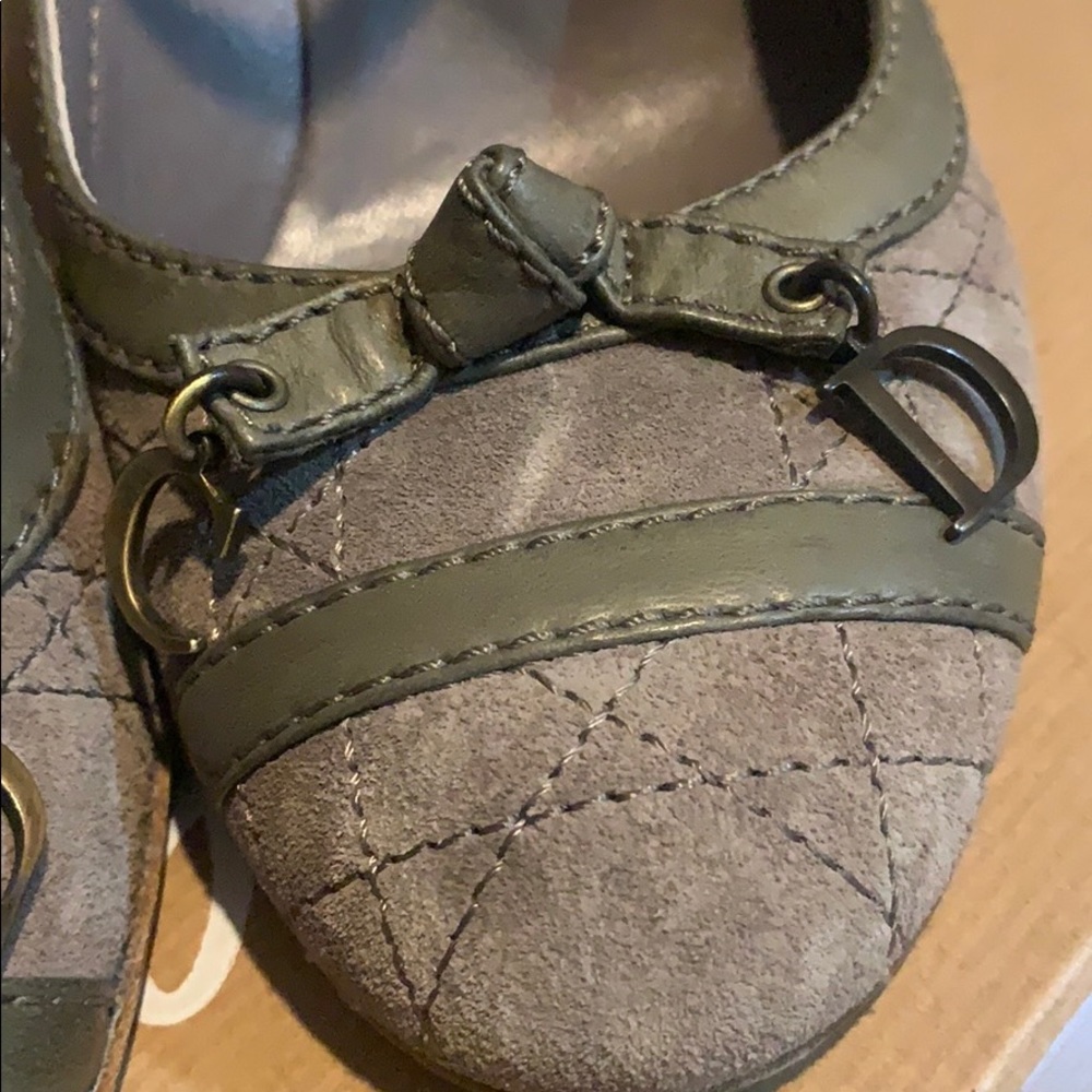 CHRISTIAN DIOR SUEDE CANNAGE PUMPS - Picture 6 of 6